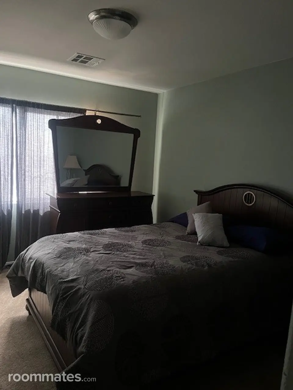 Profile photo 1 of 4