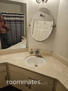 Room for rent in Huntington Beach, CA $1300, house