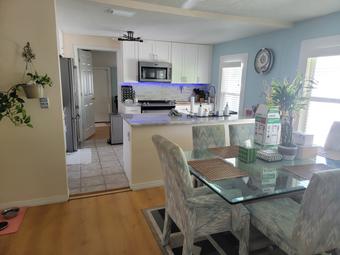 Room for rent in St. Petersburg, FL $900, house