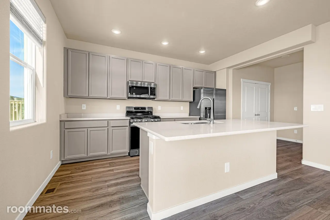 Profile photo 2 of 11