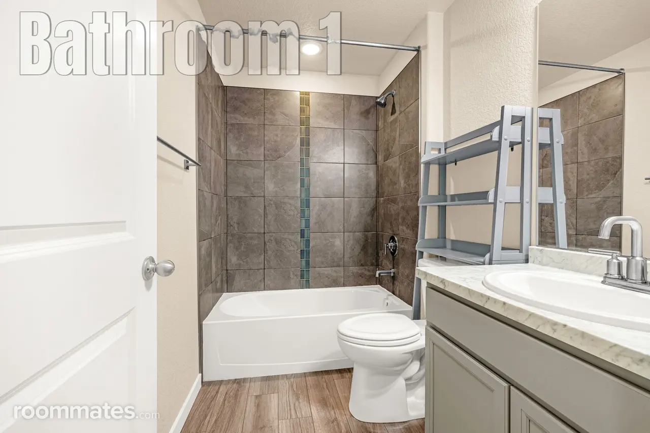 Profile photo 4 of 11