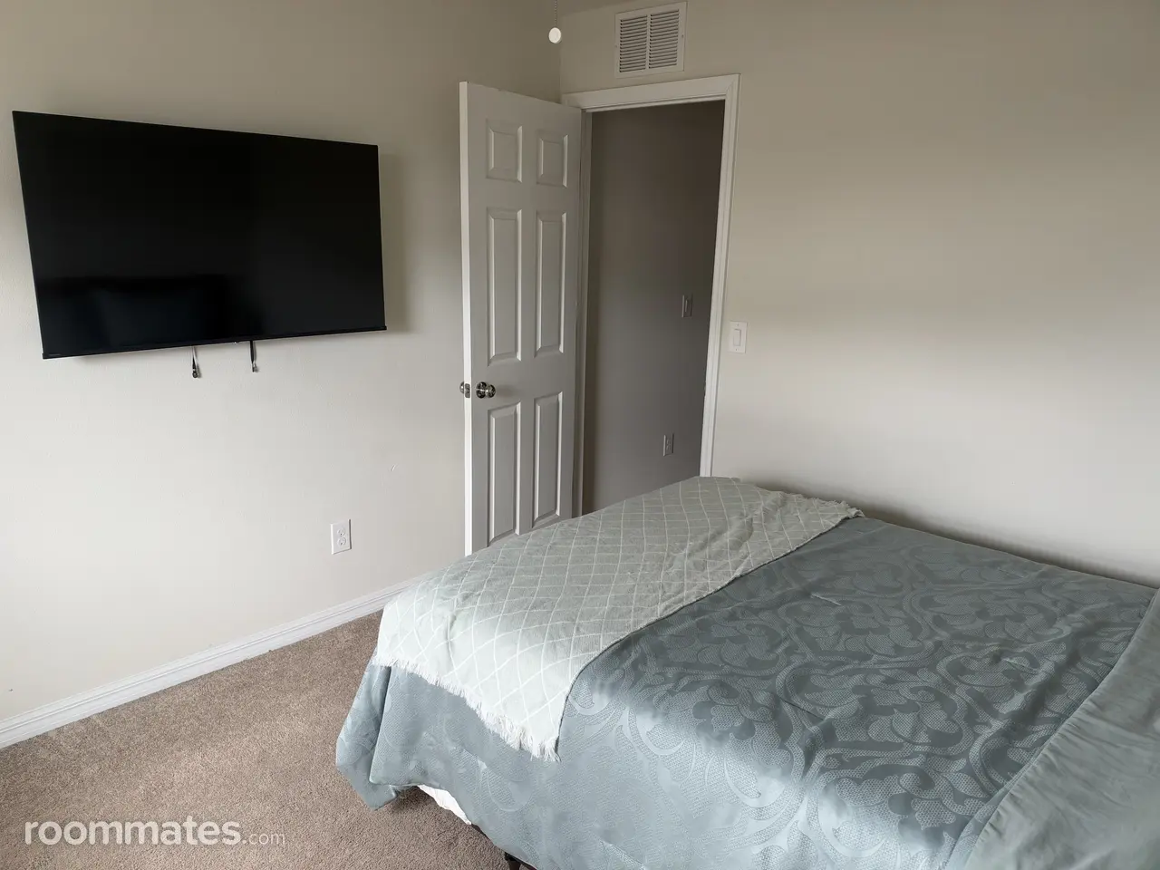 Profile photo 9 of 11