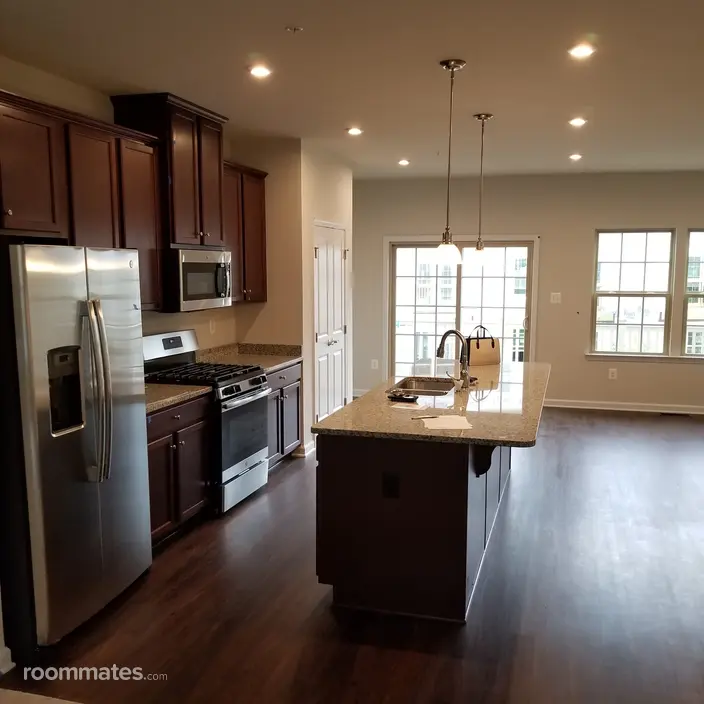 Room for rent in Hanover, MD $700, house