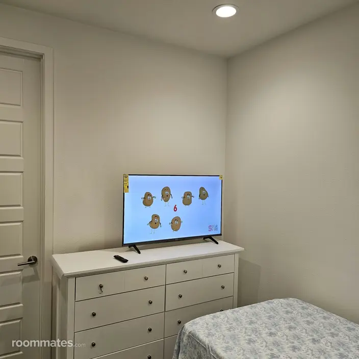 Room for rent in Mission Viejo, CA $1300, townhouse