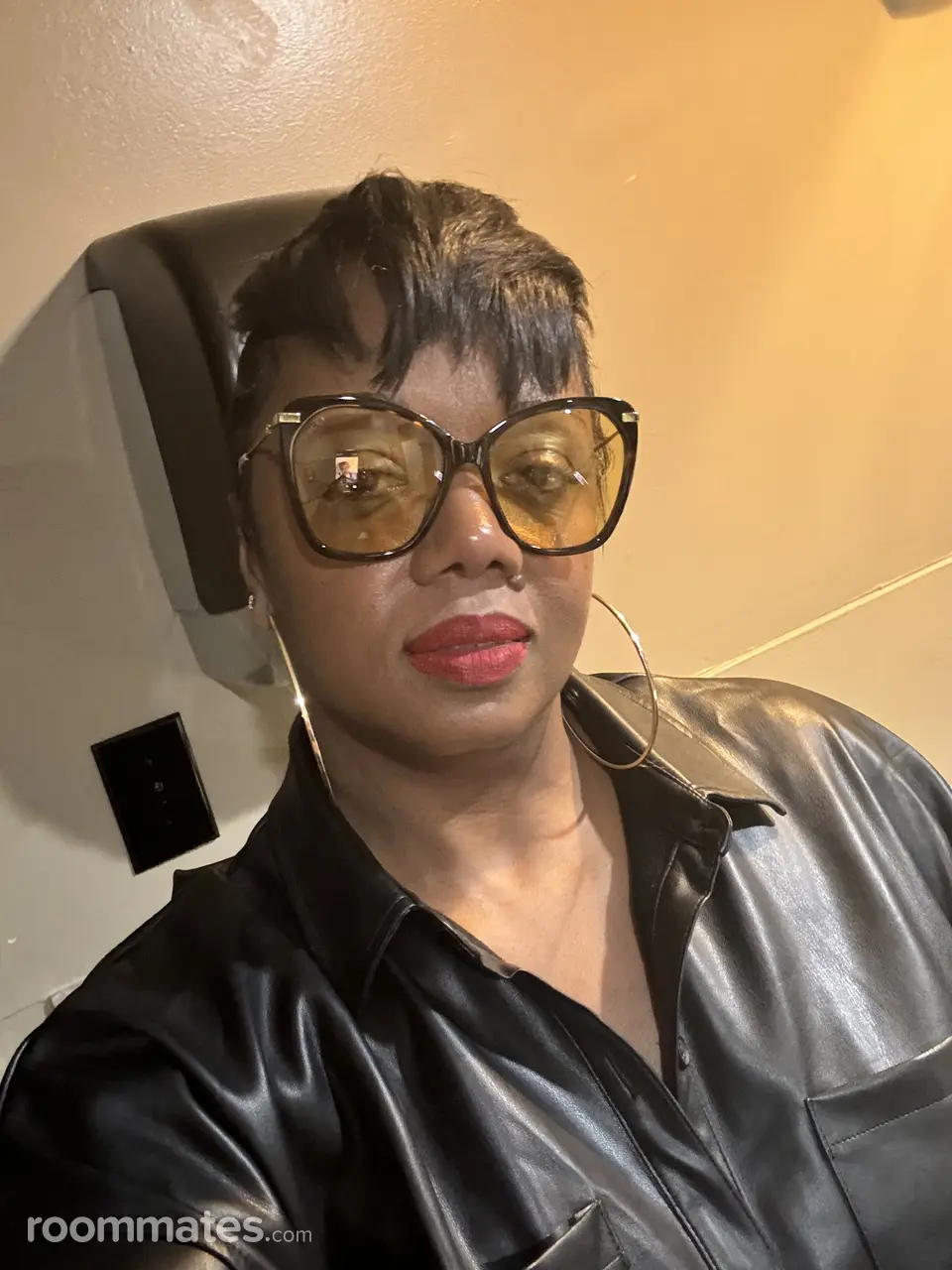 Profile photo 1 of 1