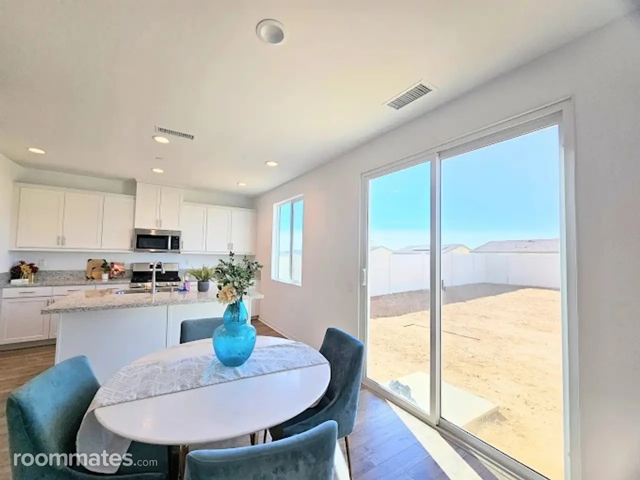 Profile photo 16 of 17