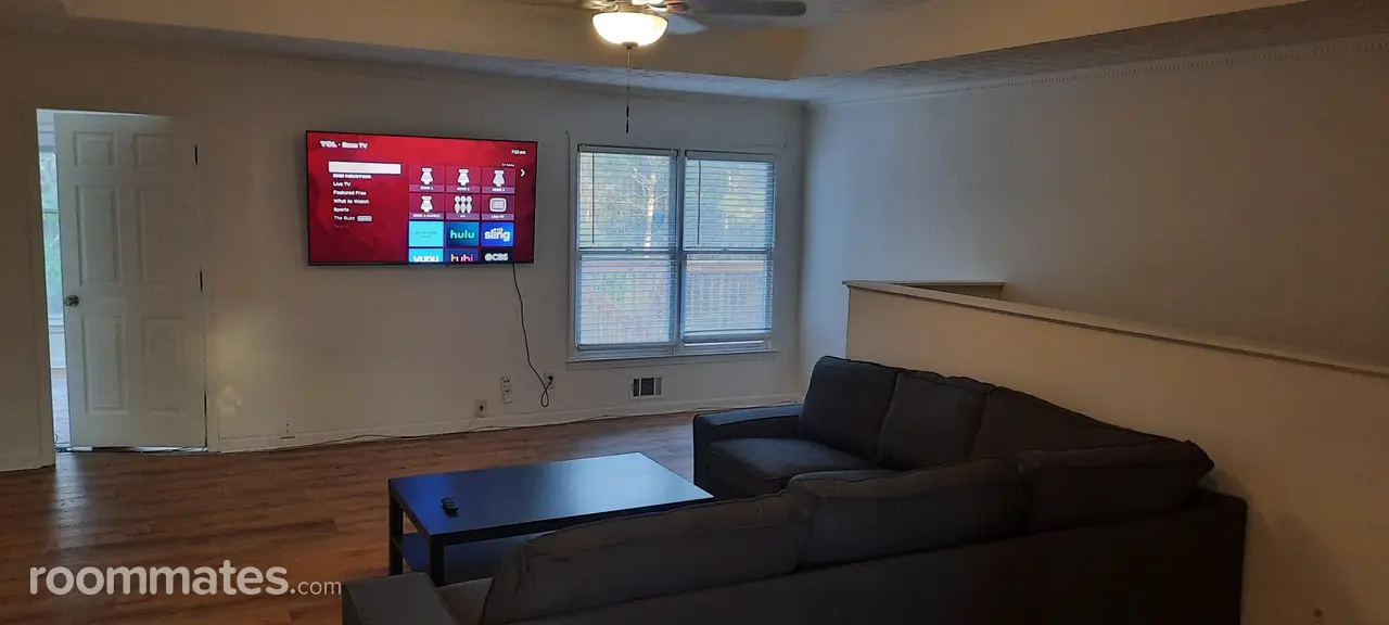 Profile photo 3 of 9