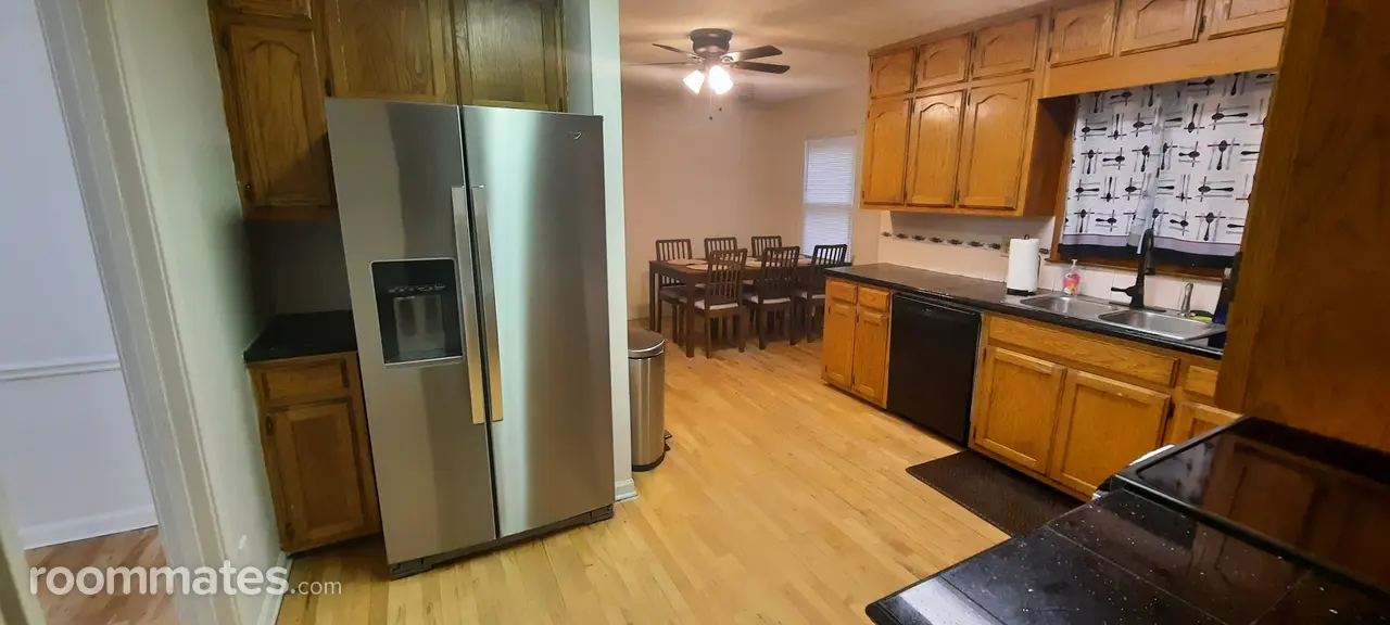 Profile photo 7 of 9