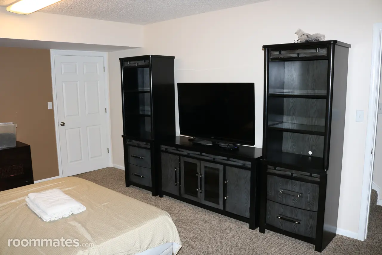 Profile photo 2 of 18