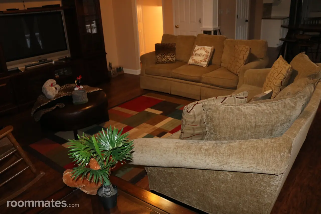 Profile photo 11 of 18