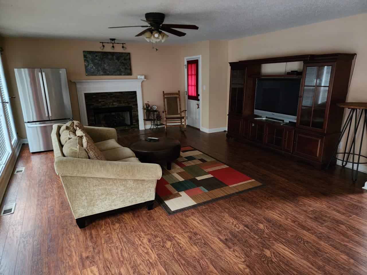 Profile photo 3 of 19