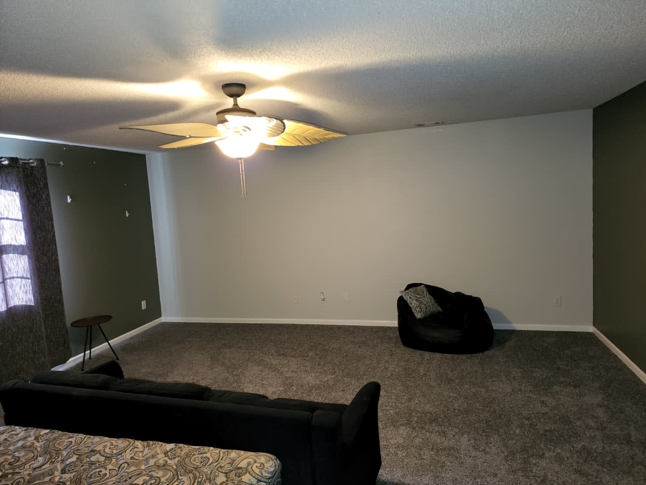 Profile photo 12 of 19