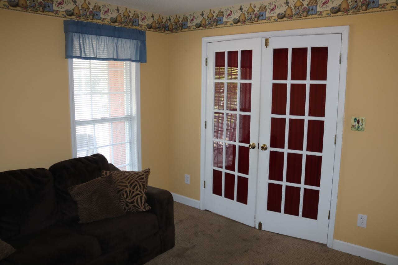 Profile photo 8 of 19