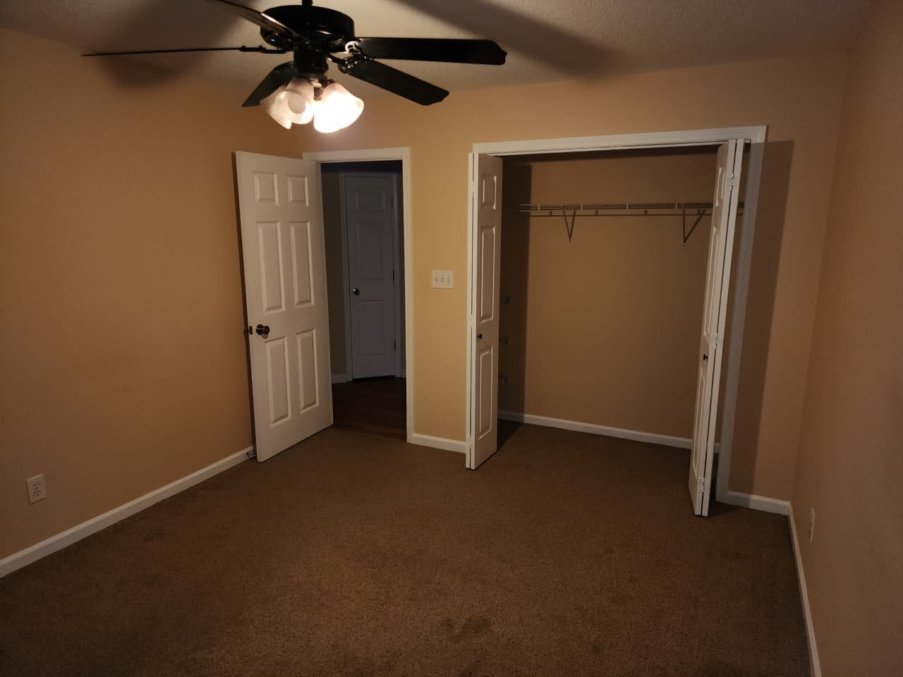 Profile photo 18 of 19