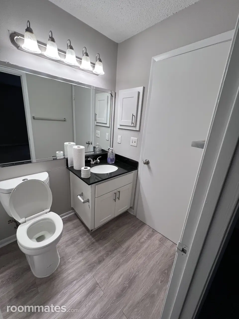 Profile photo 4 of 9