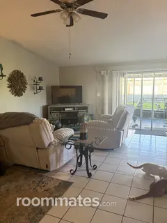 Room for rent in Royal Palm Beach FL $1800, house