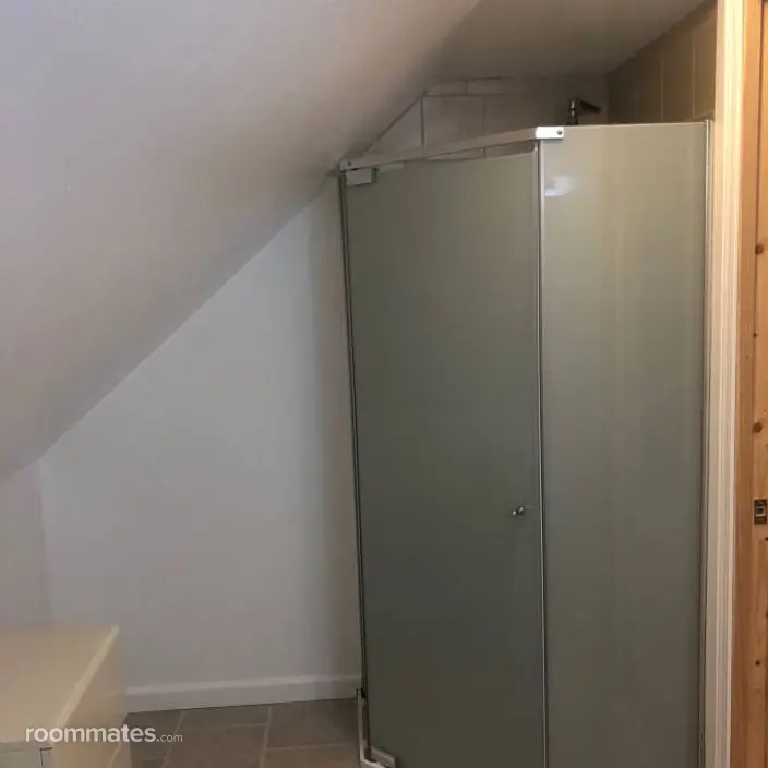 Room for rent in Chicago, IL $900, house