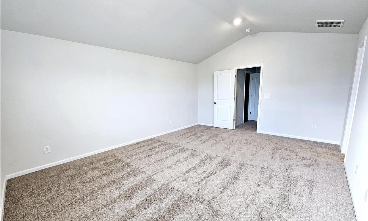 Profile photo 3 of 10