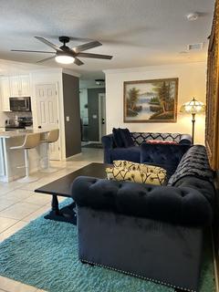 Room for rent in Orlando, FL $1300, house