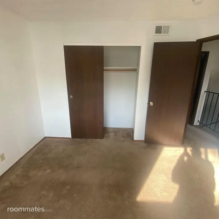 Room for rent in Sacramento, CA $786, townhouse