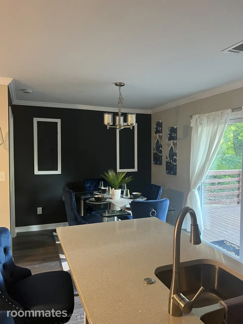 Profile photo 3 of 12