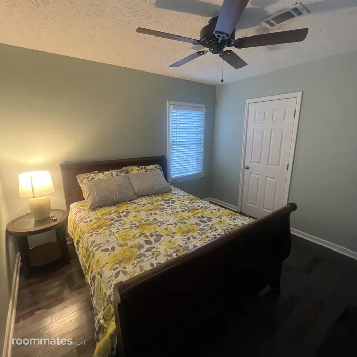 Room for rent in Covington, GA $900, house