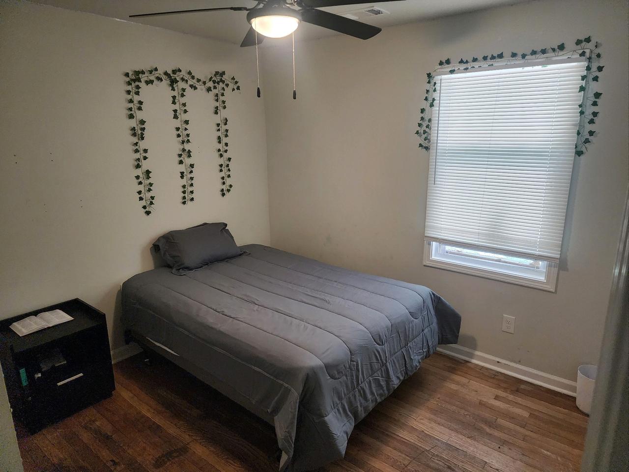 Profile photo 9 of 12