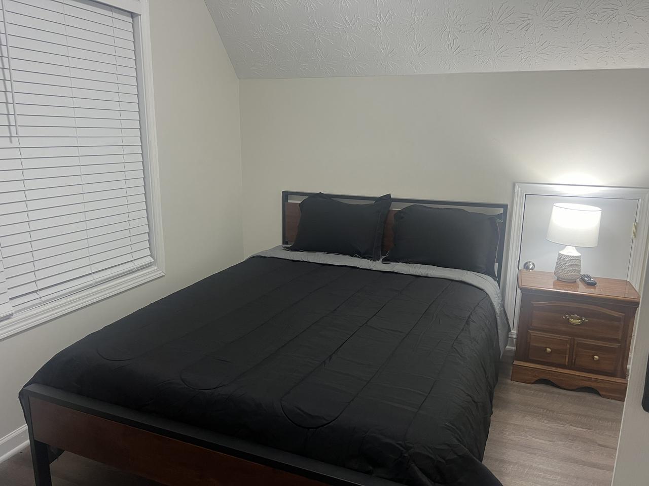 Profile photo 10 of 12