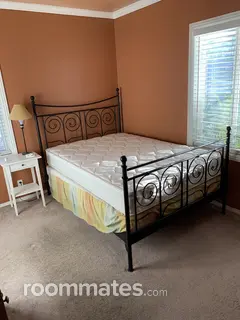 Room for rent in Long Beach, CA $1300, house