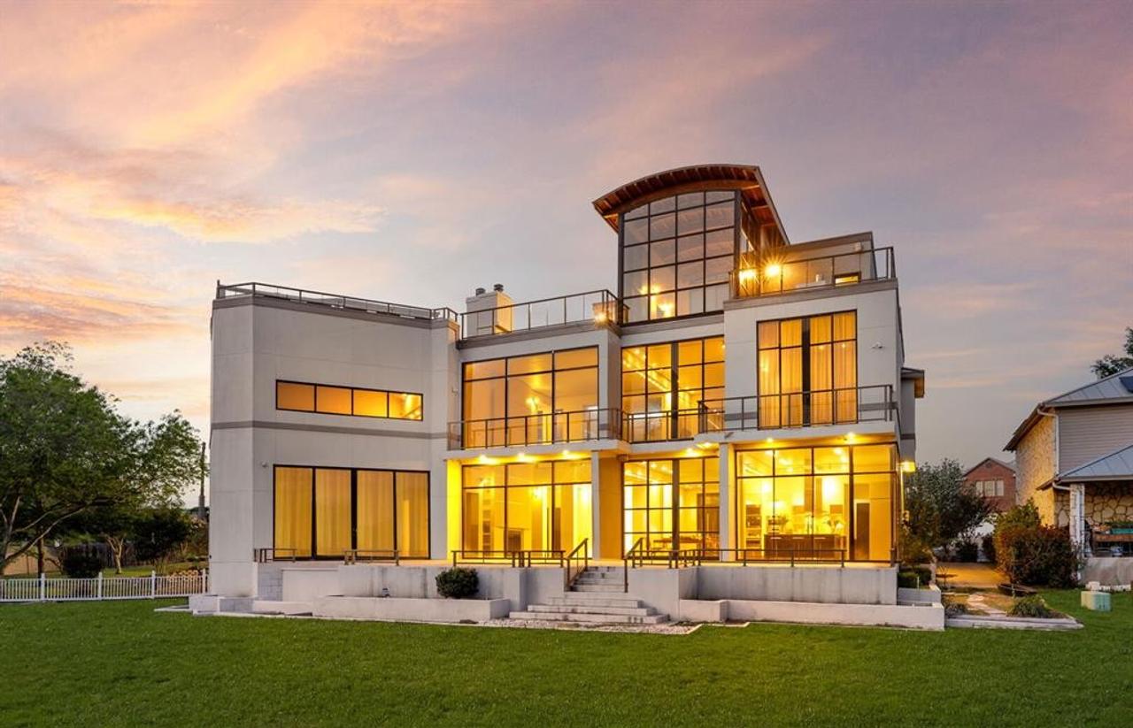 Profile photo 1 of 11