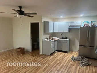 Room for rent in Riverside, CA $1700, house