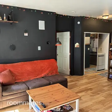 Room for rent in Everett WA $1200, condo