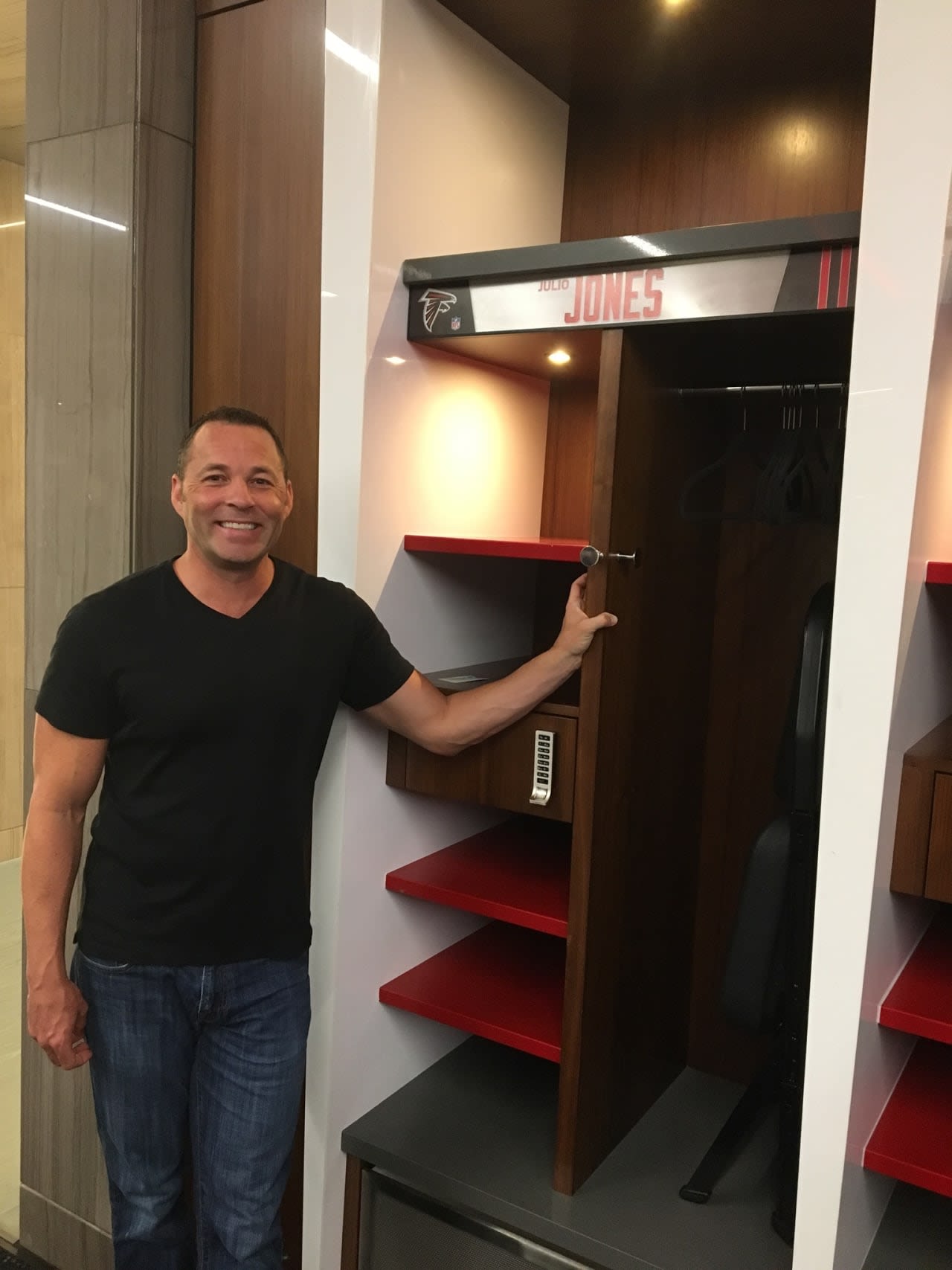 Profile photo 1 of 1