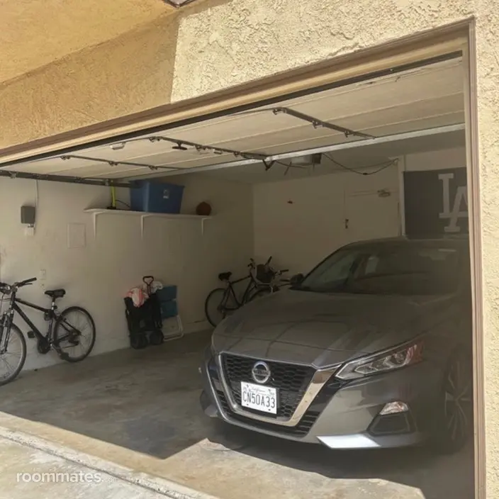 Room for rent in Huntington Beach CA $900, apartment