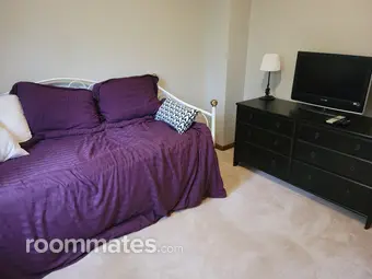 Room for rent in Aurora, IL $700, townhouse