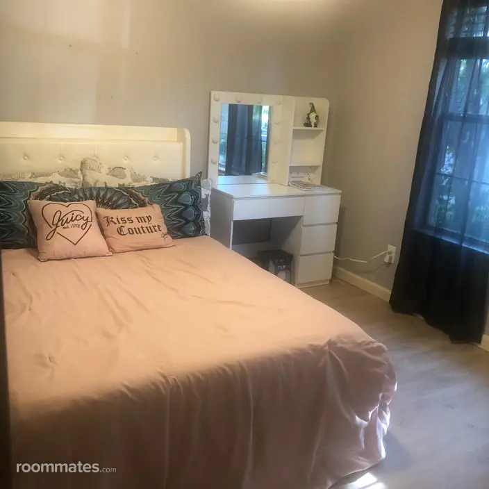 Room for rent in Fort Worth TX $800, house