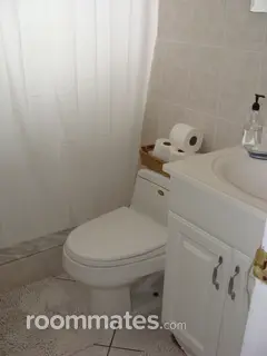 Room for rent in Hallandale Beach, FL $1250, house