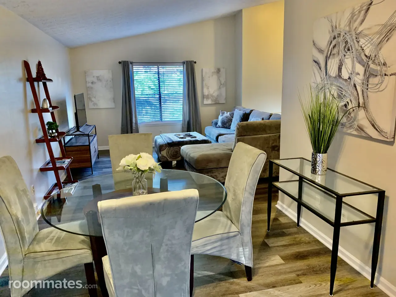 Profile photo 4 of 9