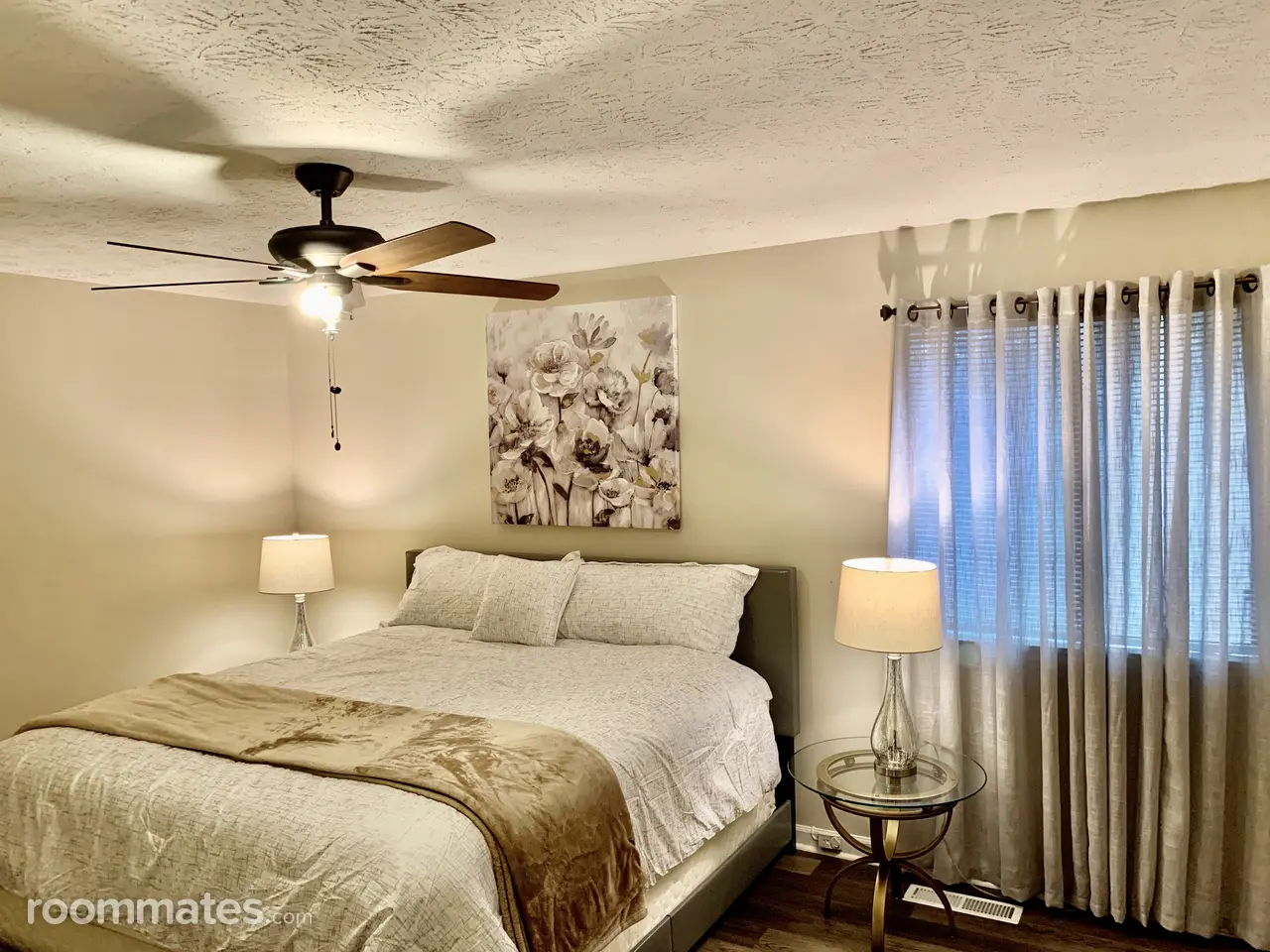 Profile photo 1 of 9