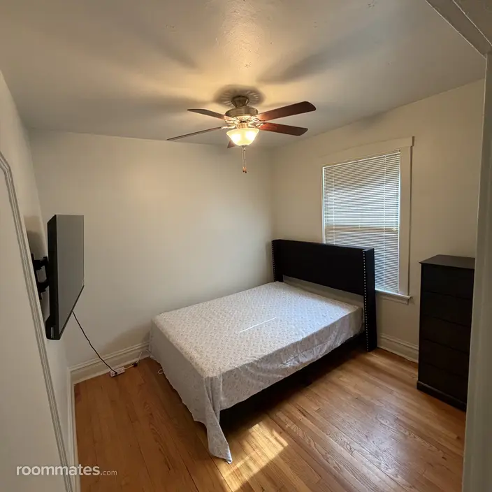 Room for rent in Chicago IL $1100, house