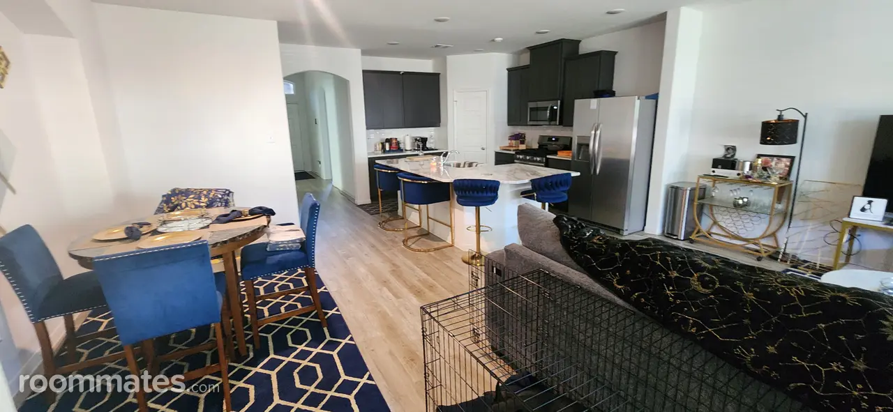 Profile photo 5 of 5