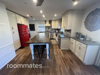Room for rent in Denison TX $800, house