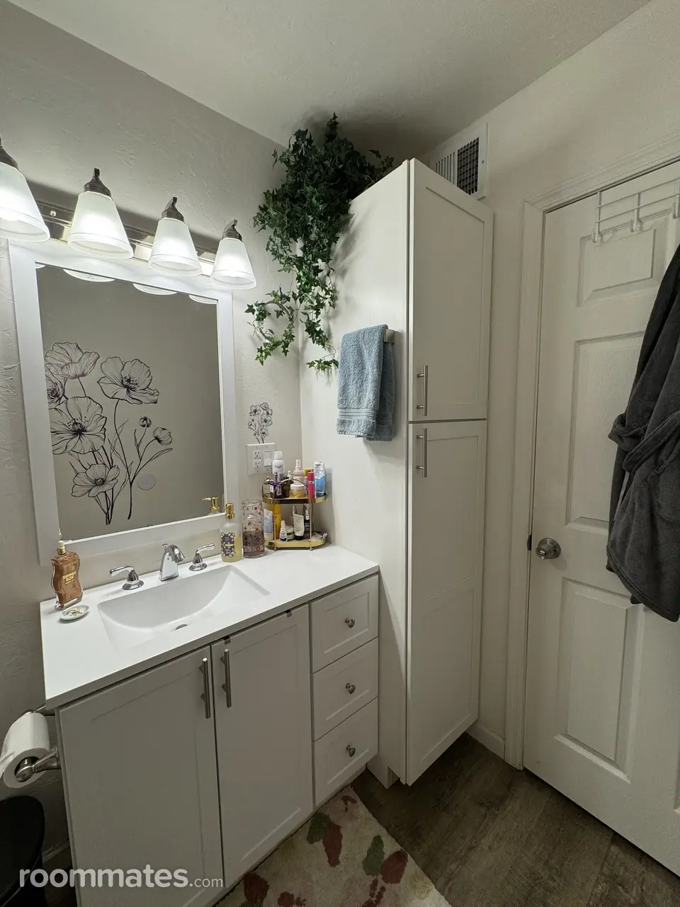 Profile photo 7 of 10