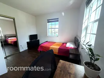 Room for rent in Miami, FL $1000, house