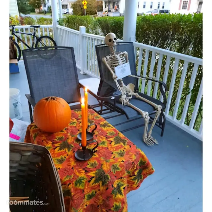 Room for rent in Greenfield, MA $675, house