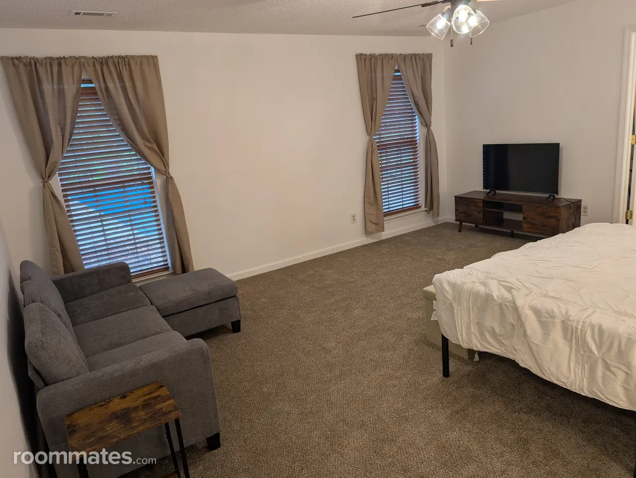 Profile photo 6 of 6