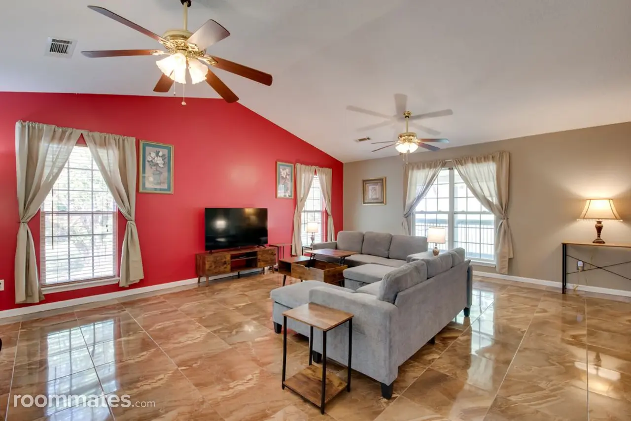 Profile photo 2 of 6