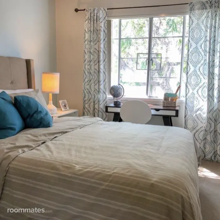Room for rent in Los Angeles, CA $1300, townhouse