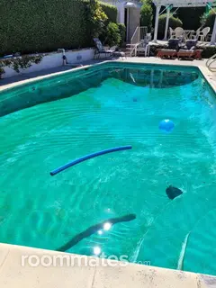 Room for rent in Granada Hills, CA $1400, house
