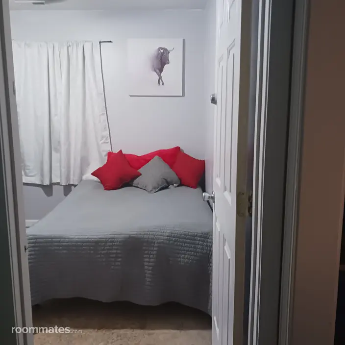 Room for rent in Pineville, NC $800, house